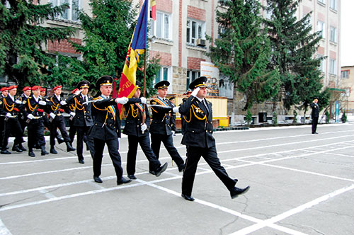 DTC-Parade-avec-drapeau.jpg