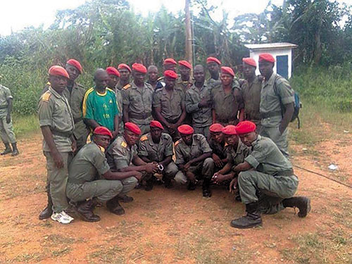 Groupe-hommes-Cameroun.jpg