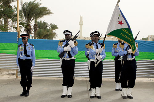 Honneur-drapeau-a-la-presidence-(2).jpg