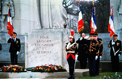 Cérémonie annuelle d’hommage aux morts de la Gendarmerie nationale (1996)