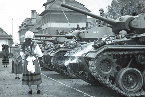 >Baptême d’un char M 24 Chaffee (vers 1950)