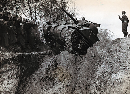 Char Sherman utilisé en gendarmerie (vers 1950)