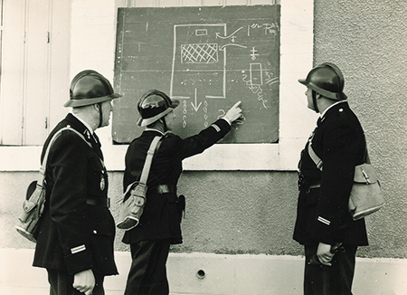 Instruction de gendarmes mobiles (1960)