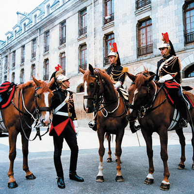 Cavaliers de la Garde républicaine en grande tenue (1993)