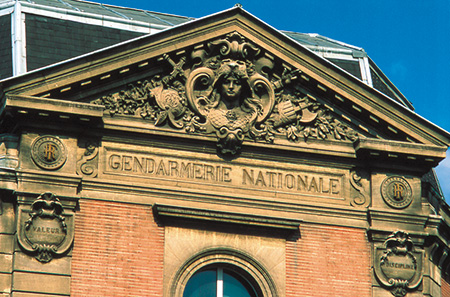 Fronton de l’ancienne gendarmerie de Toulouse