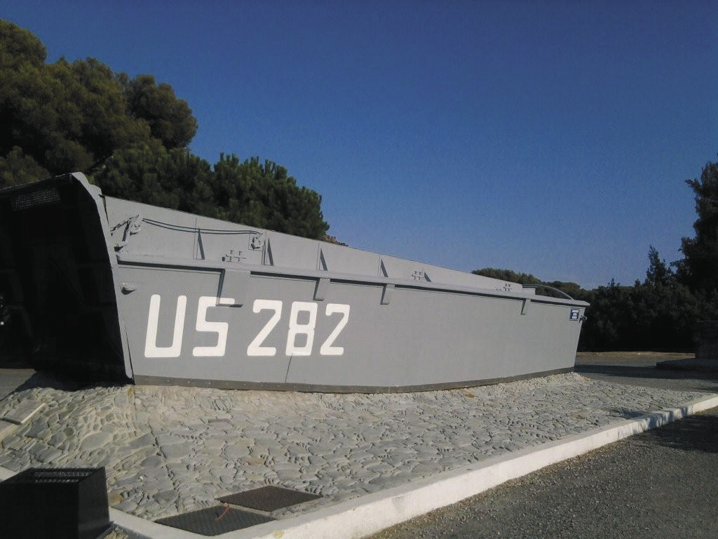 Barge du débarquement de Provence conservée à Saint-Raphaël